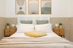 Opera Inn Suites - Rooms and Apartments